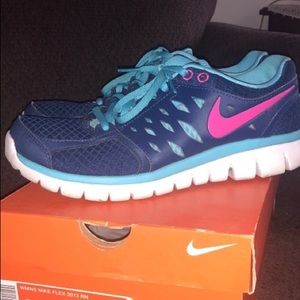 2013 Nike Flex Shoes (size 8.5 women’s)